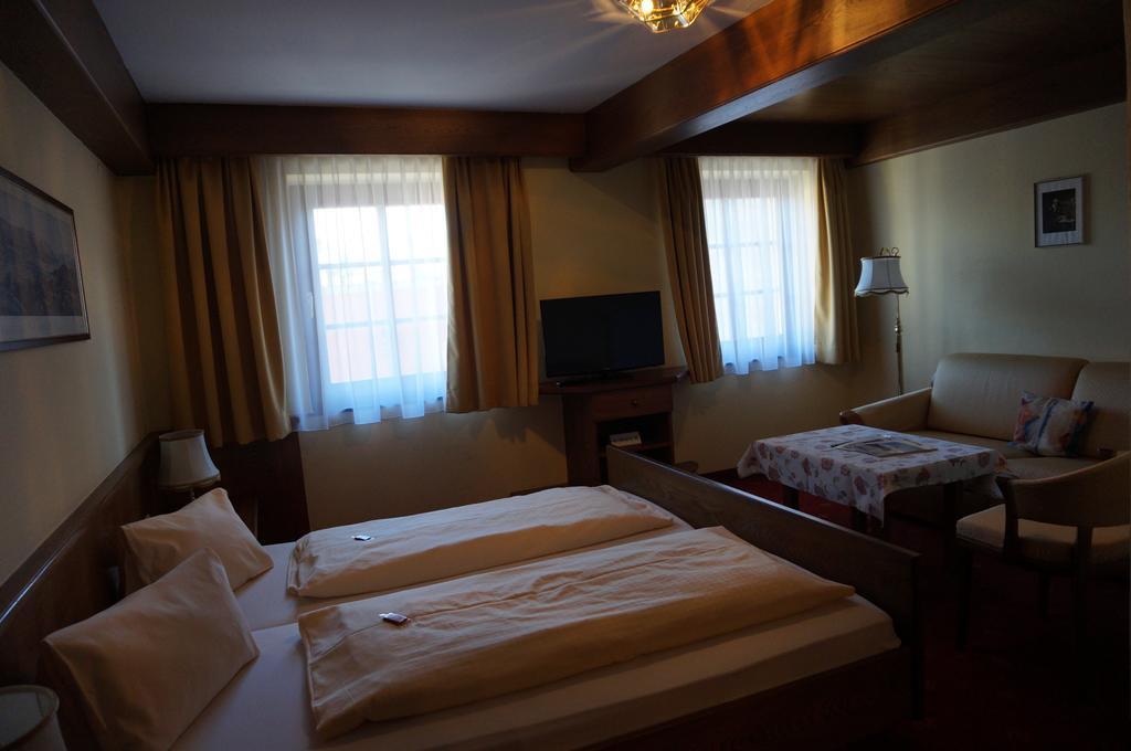 Hotel Happ Innsbruck Room photo